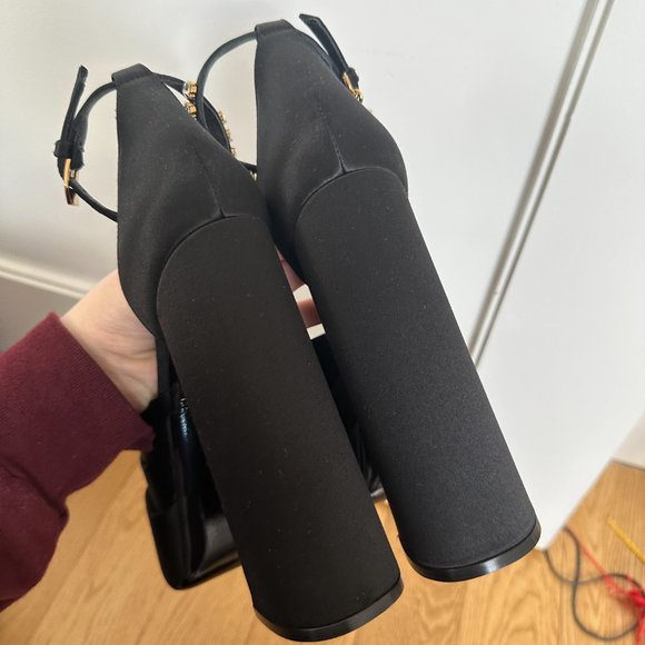 Versace Aevitas Satin Platform Pumps Ankle Strap Medusa Charm Square Toe Sz 38.5 - Picture 9 of 10